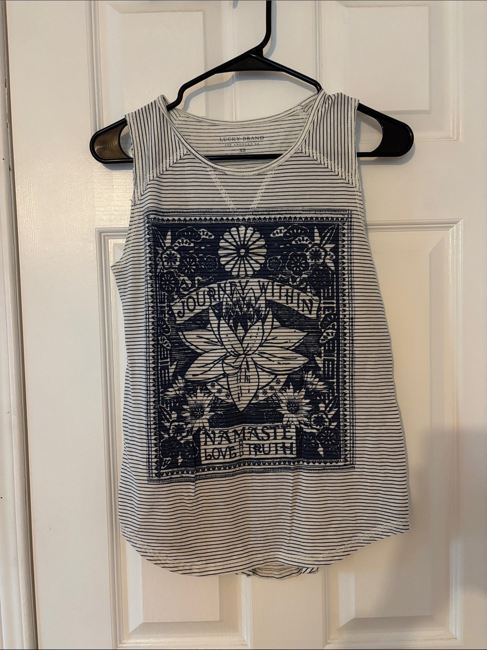 ❤️Lucky Brand White & Navy Striped Graphic Tank